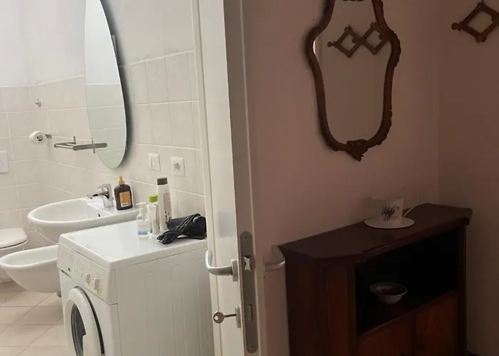 Bilocale Inzani * بارما